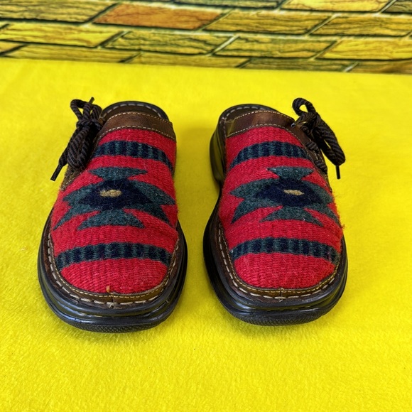 BORN Clogs Tizoc Red Wool Southwest Aztec Blanket Slip On Womens - Picture 2 of 7